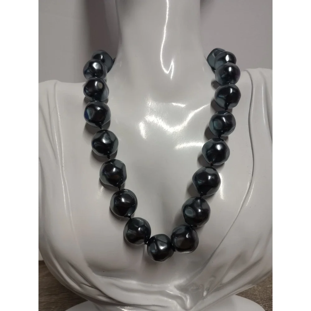 Vintage Silver Tone Chunky Faux‎ Pearl Hand Knotted Necklace Dark Shiny Beads